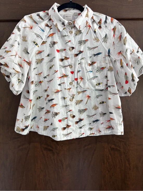 Maeve Tops - Anthropologie Maeve Zooey Bubble-Sleeve Buttondown XS Fly Fishing Print